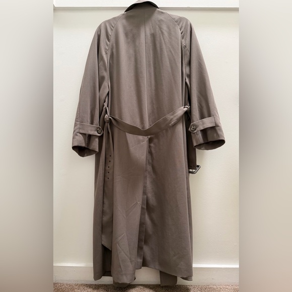Vintage Holt Renfrew Wool blend Taupe Trench Coat with Waist Belt - Picture 2 of 10
